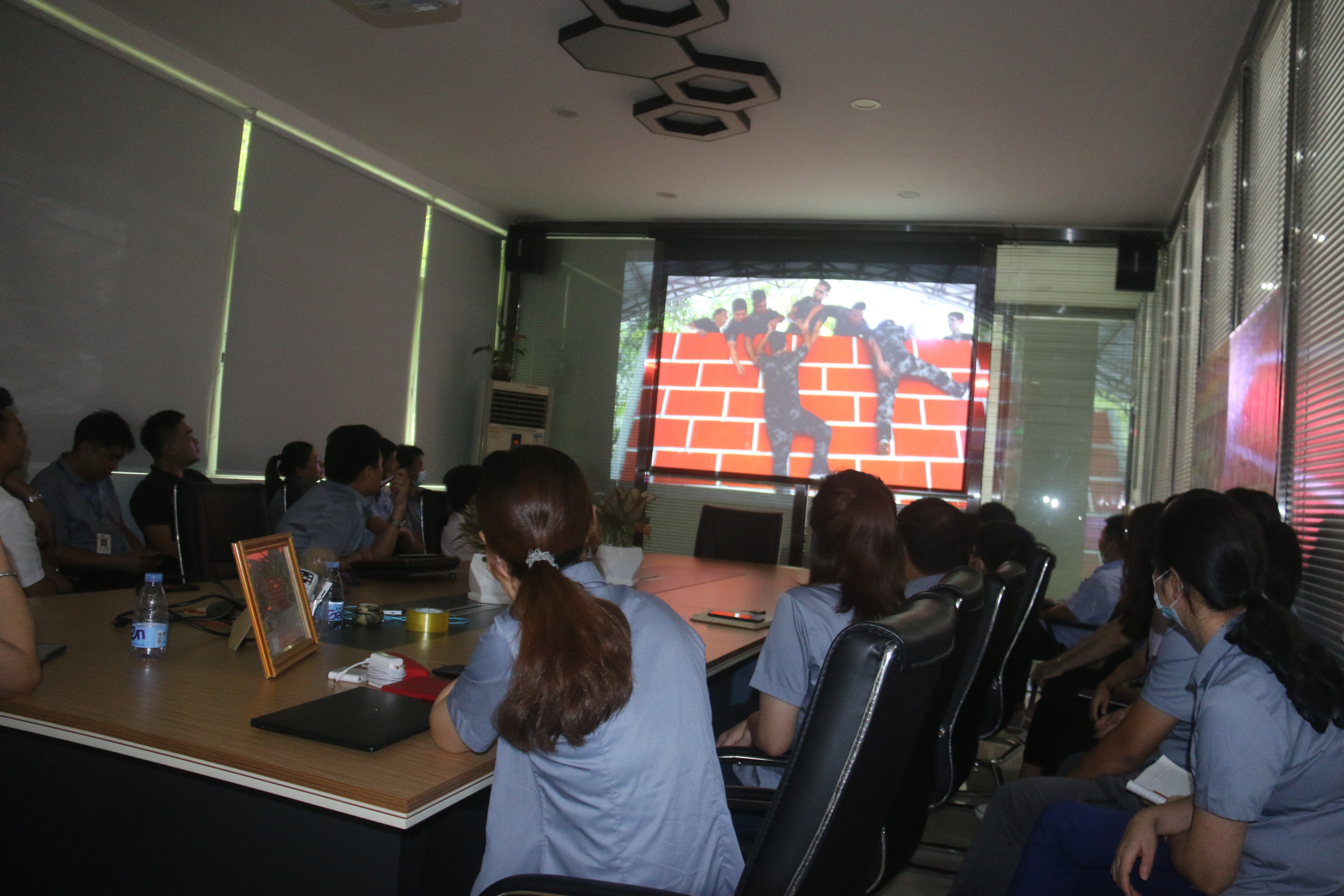 同心協力、贏在執(zhí)行、共創(chuàng)輝煌-深圳譽格拓展訓練回顧